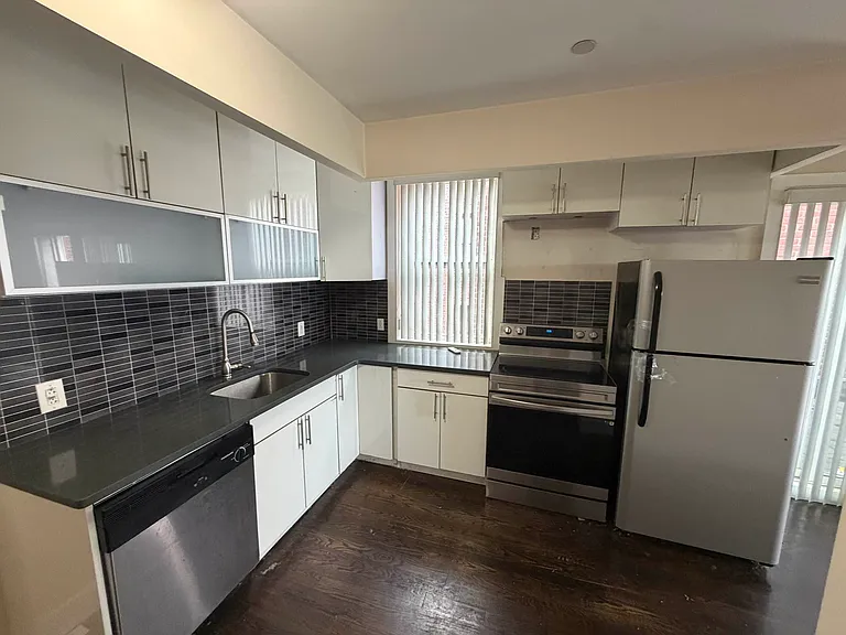 490 Ocean Pkwy #57 — Photo 4