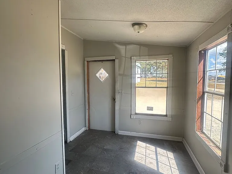 203 Wadley Dr — Photo 7