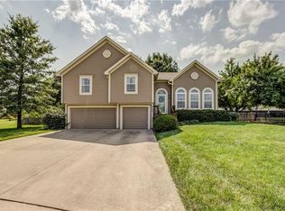 520 Cedar Falls Ct, Raymore, MO 64083