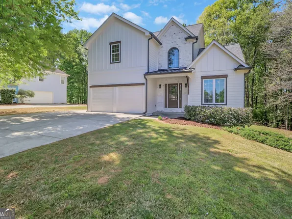 6259 Spring Lake Dr, Flowery Branch, GA 30542