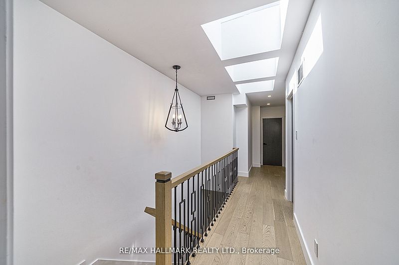 Toronto House for rent - 4 Bedrooms — photo 11