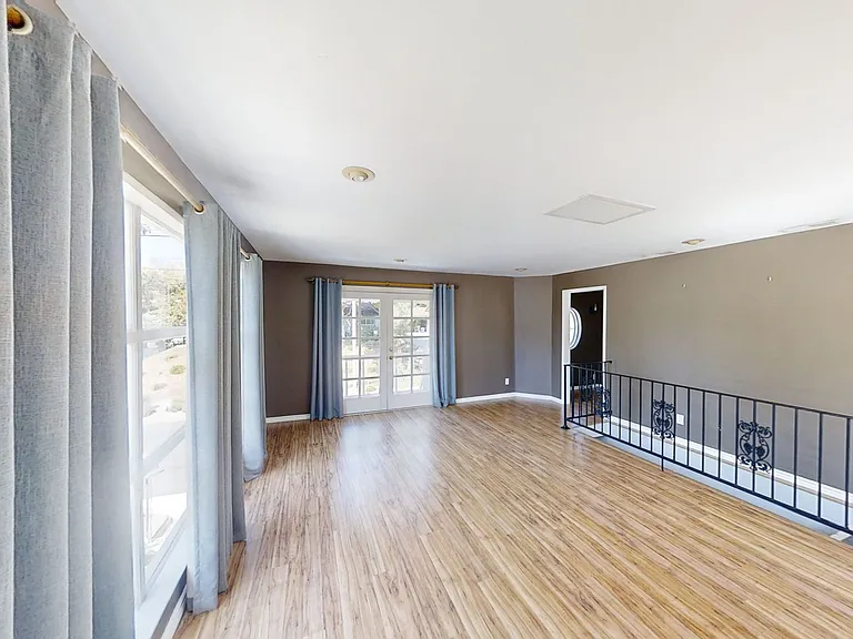 1326 Pacific St — Photo 6