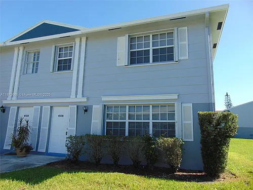 1854 SW 81st Way Photo 1