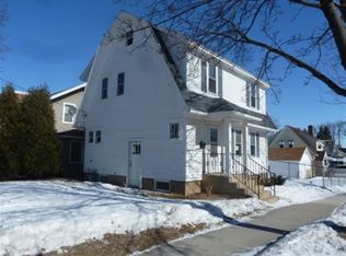 930 Haywood Dr, Madison, WI 53715