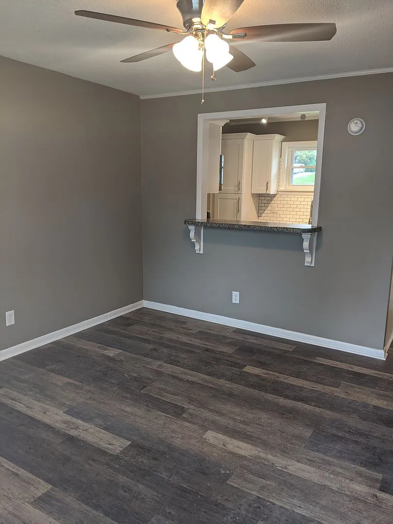 Frost Garden Apartments — Photo 3