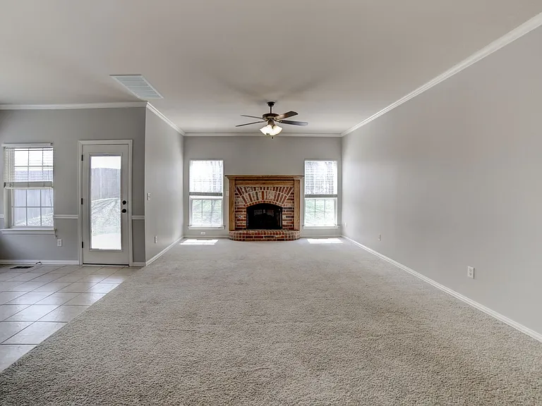 819 E Seattle Pl — Photo 27