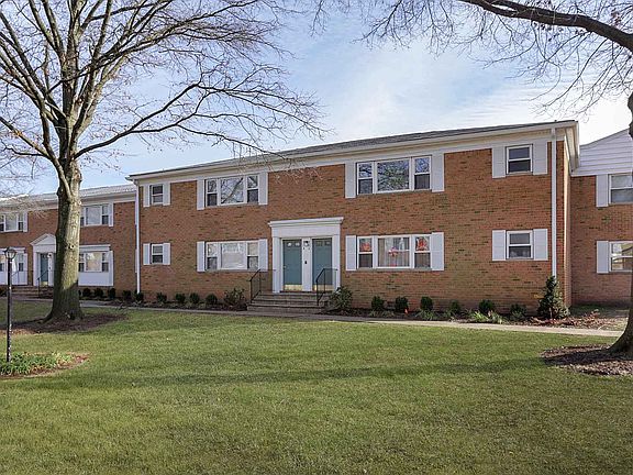 4th image of 160 Evergreen Rd APT 17B