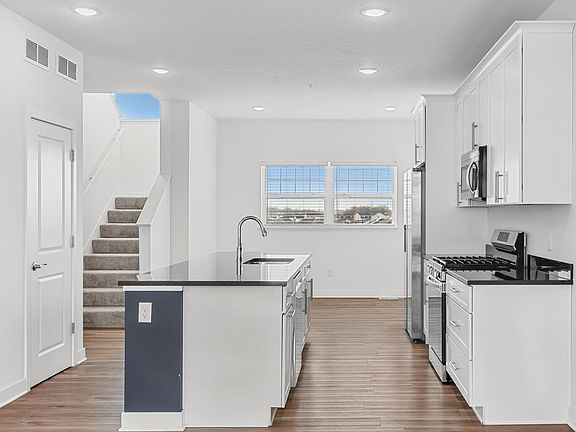 2nd image of 3163 Clover Ridge Dr