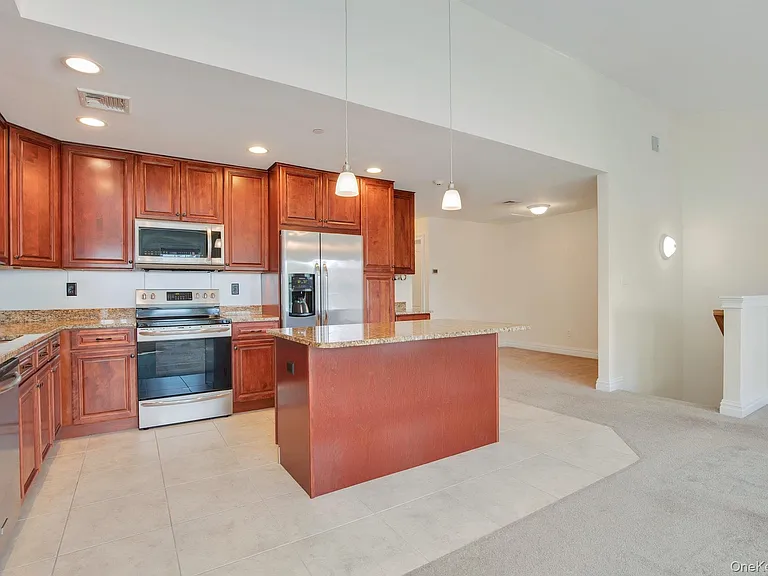 34 Della Dr — Photo 8