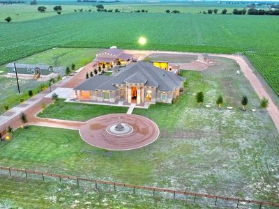 2400 Allison Rd, Martindale, TX, 78655