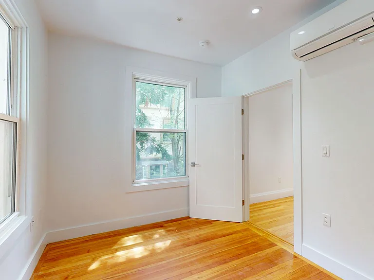 21 Regent Cir #3 — Photo 11