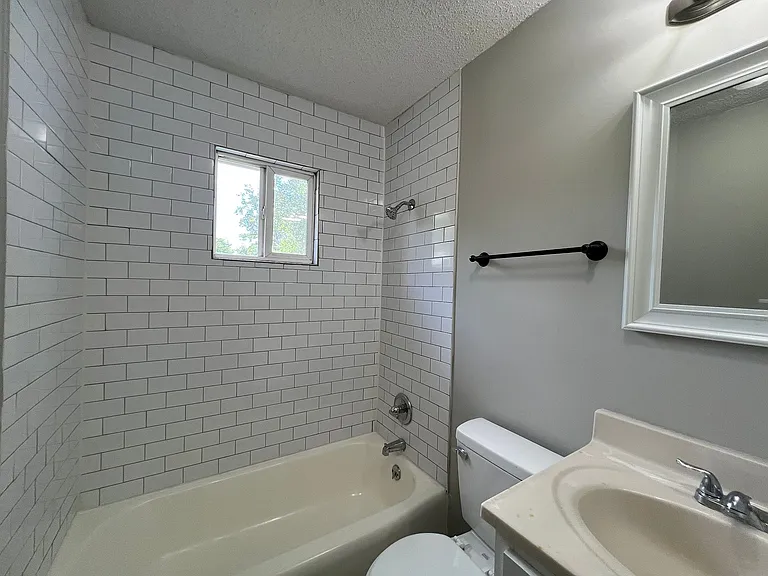 1878 Cedarhurst Ave — Photo 9