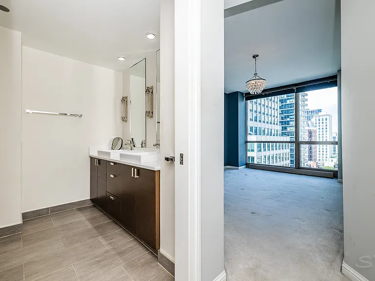 21 E Huron St #1207 — Photo 45