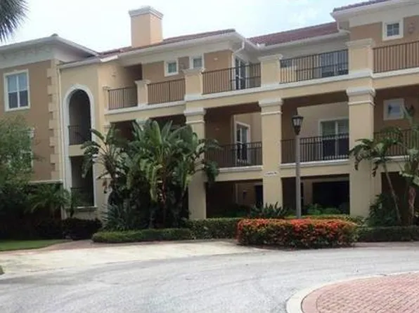 4 Academy Way S Unit 32B-2, Saint Petersburg, FL 33711