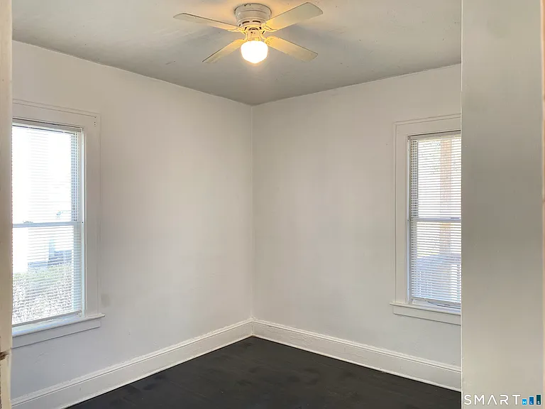 54-56 Westbourne Pkwy #1 — Photo 9