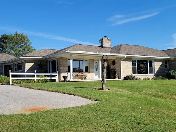 588 E Marlett St, Plainville, IN 47568