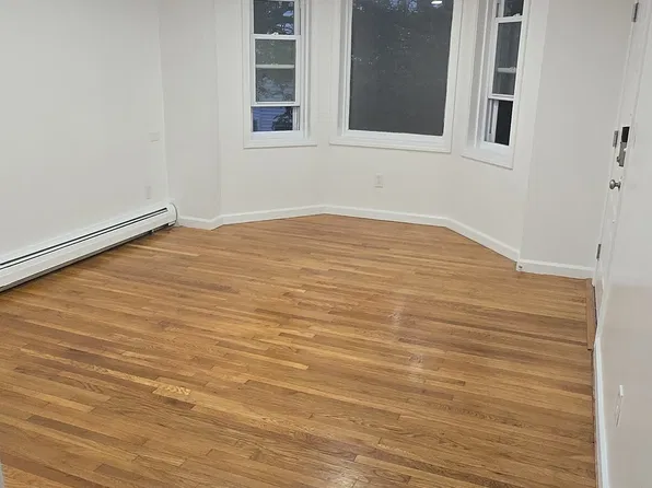 (undisclosed Address), Lynn, MA 01902