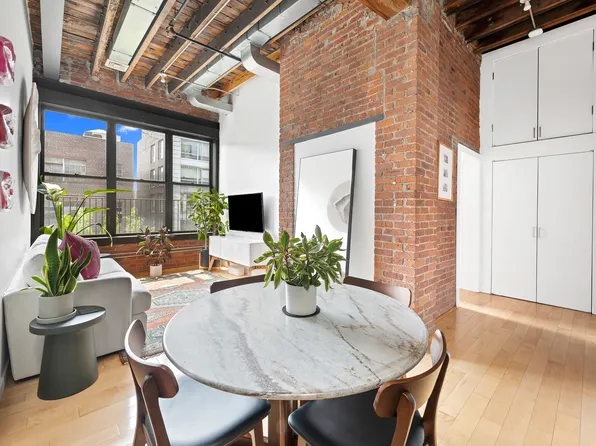 234 N 9th St APT 3D, Brooklyn, NY 11211
