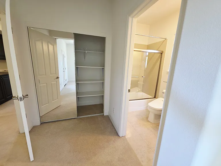 4887 Thorndike Ln — Photo 44