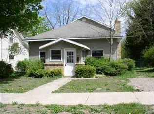 1205 Waukazoo Ave, Petoskey, MI 49770