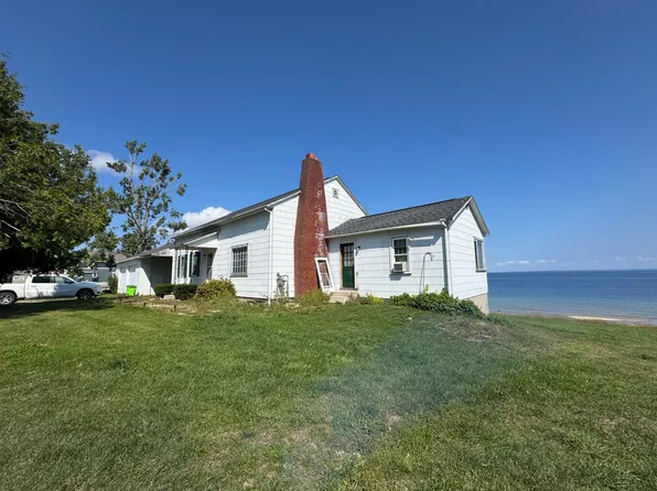 699 S State St, Saint Ignace, MI 49781