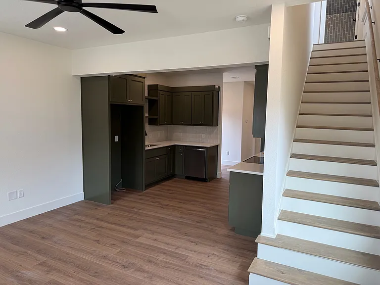 408 2nd Ave SW — Photo 3