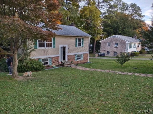 7409 Hawthorne Dr, Chesapeake, VA 23325