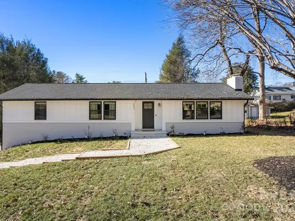 2025 S Stoney View Ct, Hendersonville, NC 28792