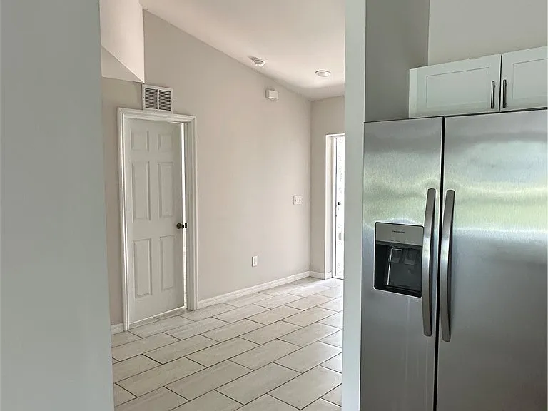 606 SE 8th St — Photo 12