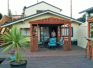 1999 N Jantzen Ave, Portland, OR 97217