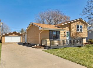 826 S 3rd St, Ankeny, IA 50021