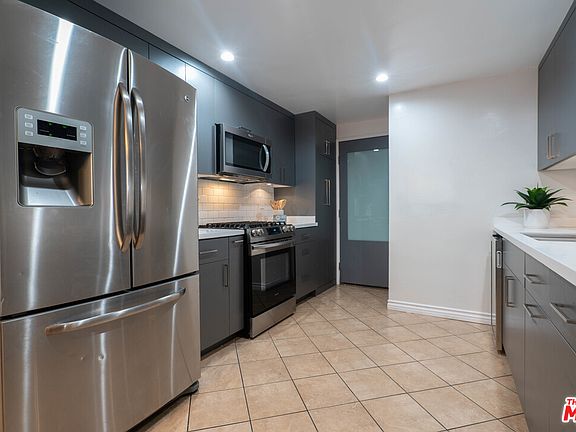 4th image of 9800 Vesper Ave Unit 145