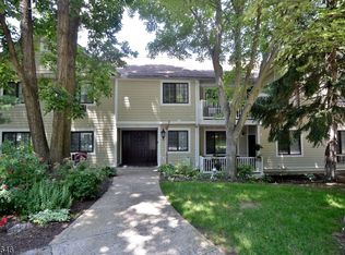 15 E Foxwood Dr, Morris Plains, NJ 07950