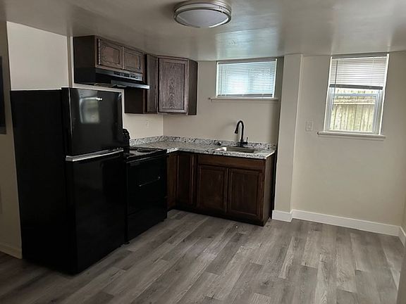 2nd image of 1936 Walnut St APT 4