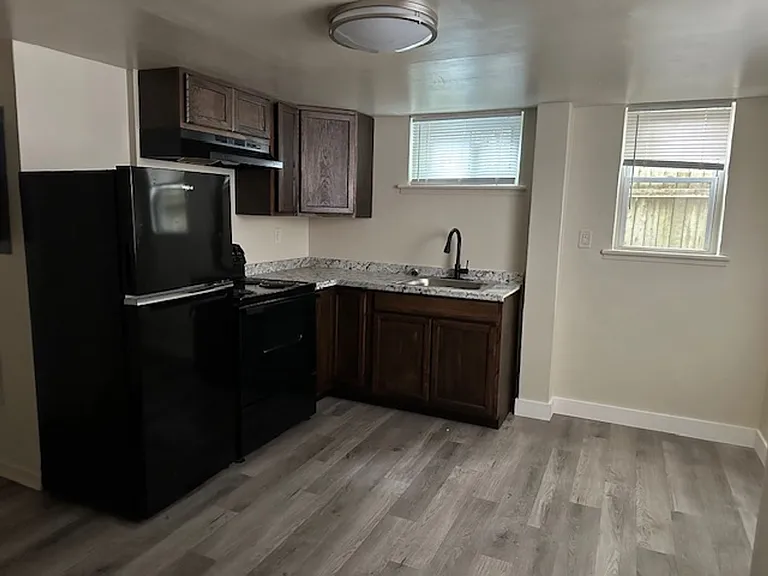 1936 Walnut St #4 — Photo 2