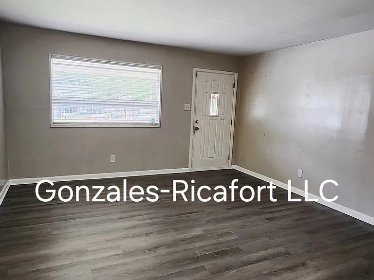 4107 Latimer Ln — Photo 4