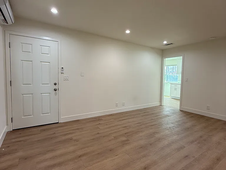 2465 Torrance Blvd — Photo 15