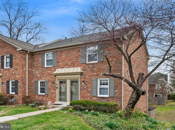 5845 Rexford Dr #721, Springfield, VA 22152