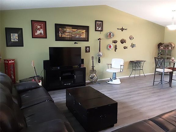 5th image of 2714 Wells Ave