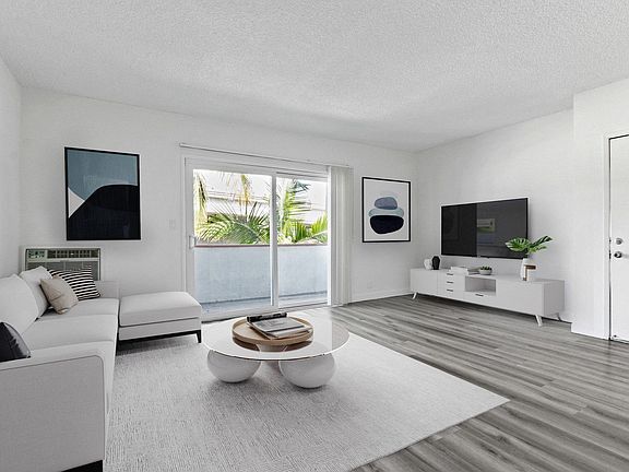 4th image of 2477 Sawtelle Blvd APT E