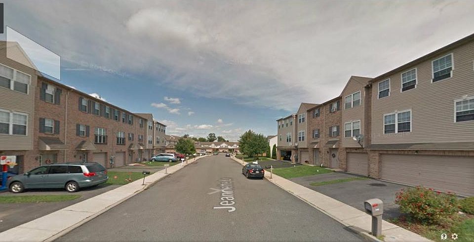 1st image of 2460 Jeannette Ln