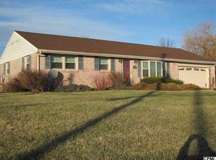 1900 Valley Rd, Etters, PA 17319