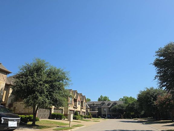 5th image of 960 Brook Forest Ln
