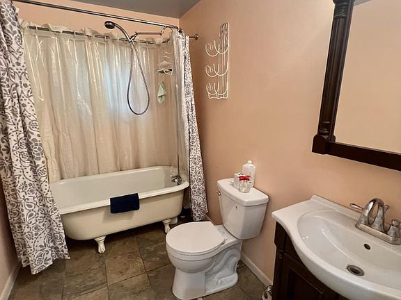 bathroom with "real" clawfoot tub