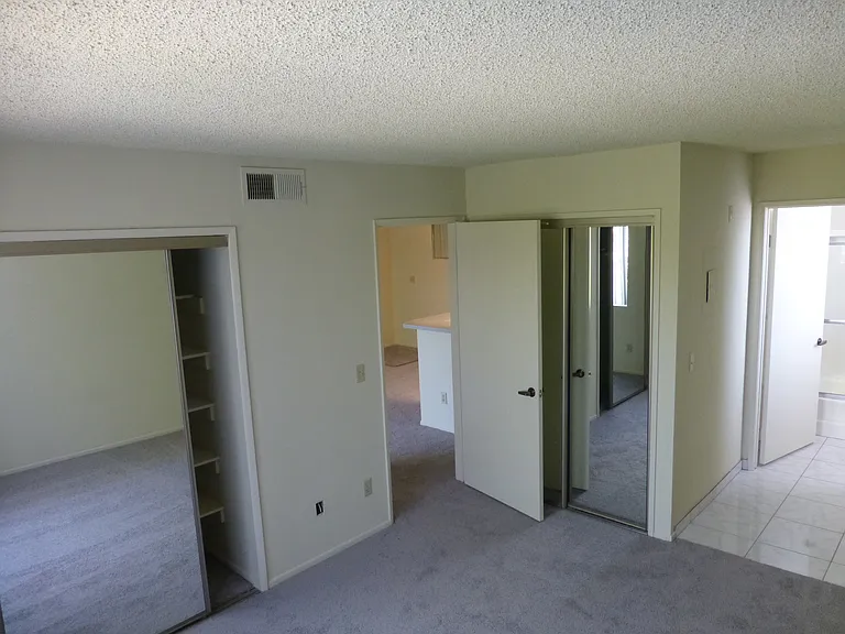 22501 Del Valle — Photo 50