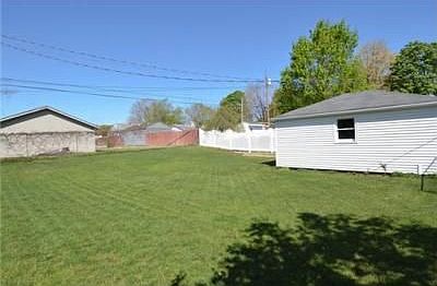 3rd image of 1237 Sussex Dr