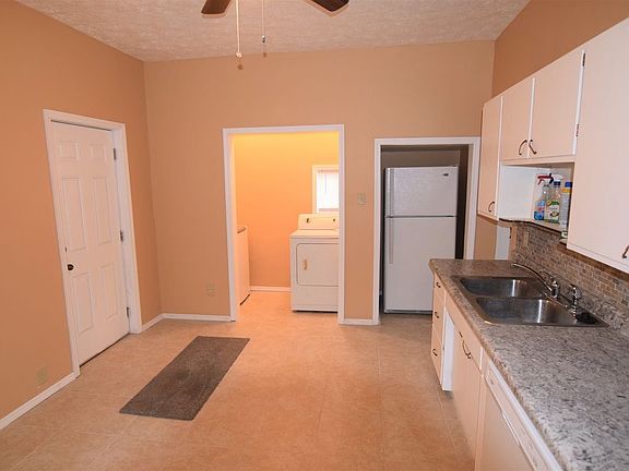5th image of 515 W Washington St