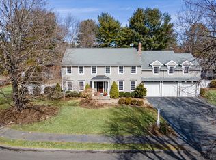 5 Eisenhower Cir, Wellesley, MA 02482