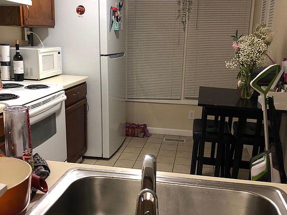 3rd image of 204 Village Dr