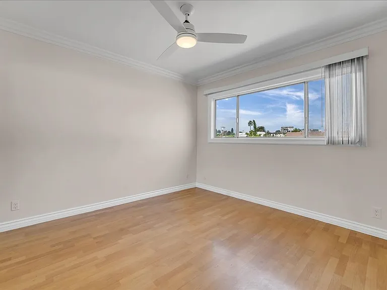 11661 Erwin St #15 — Photo 11